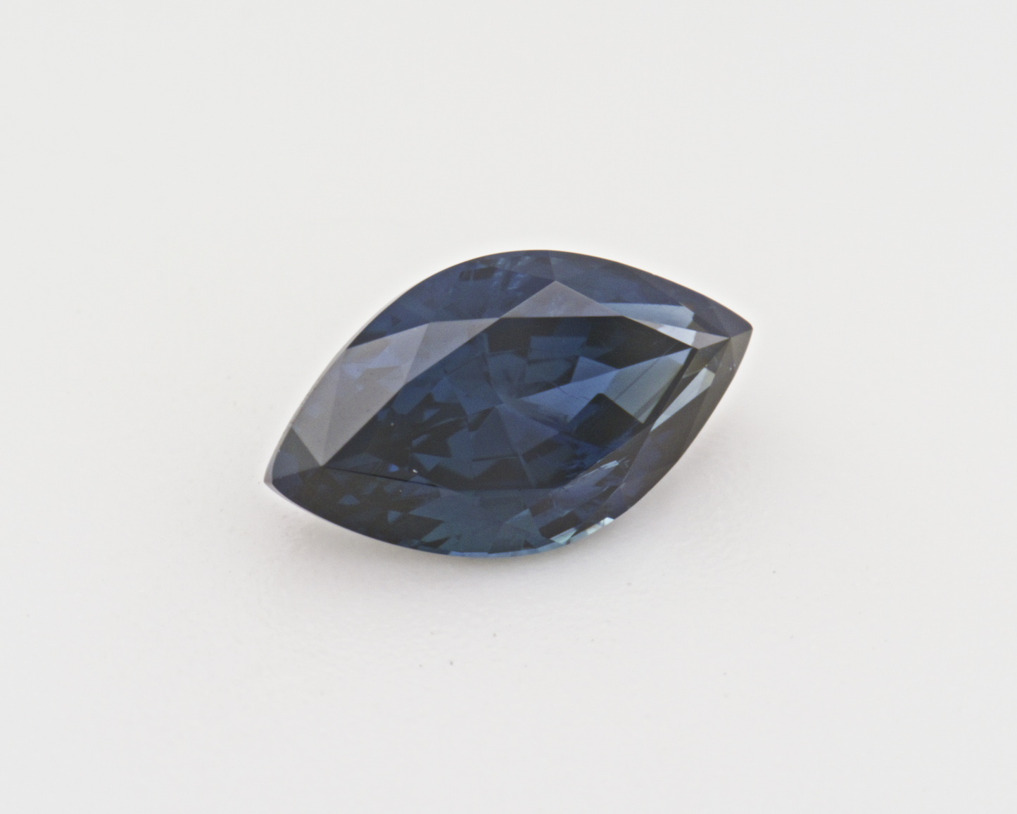 0.81 carats natural Sapphire - marquise shape