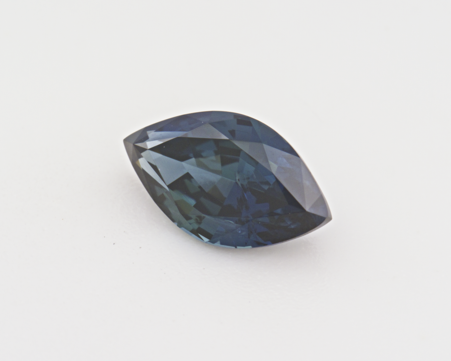 0.81 carats natural Sapphire - marquise shape