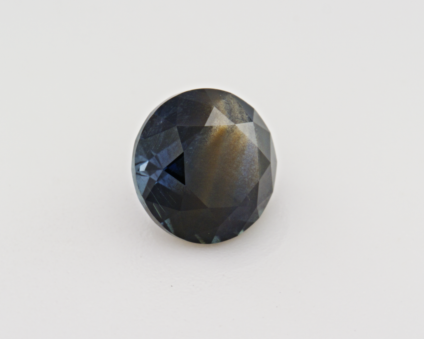 0.94 carats natural Sapphire - round shape