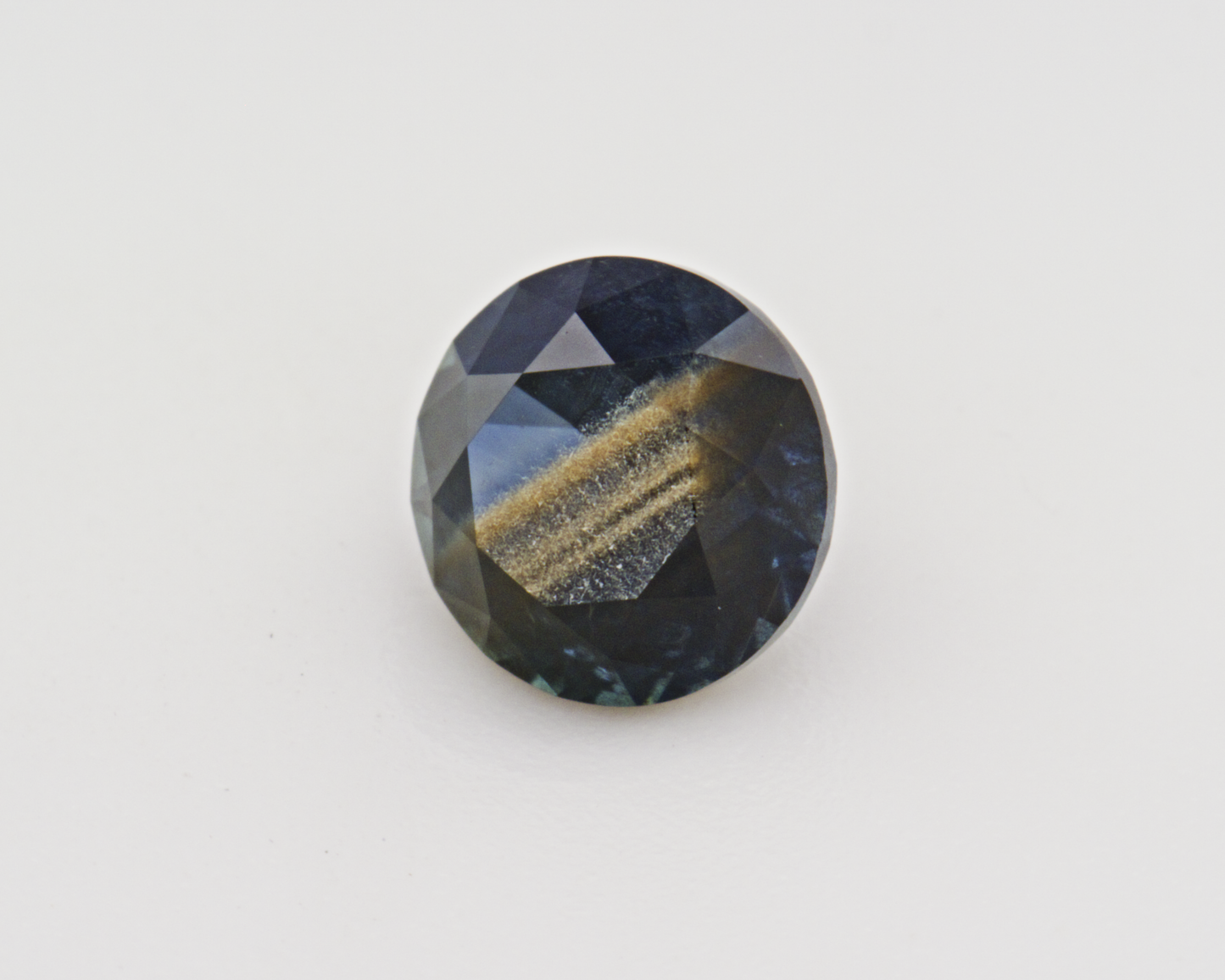 0.94 carats natural Sapphire - round shape