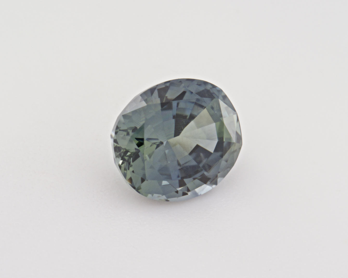 1.05 carats natural Sapphire - oval shape