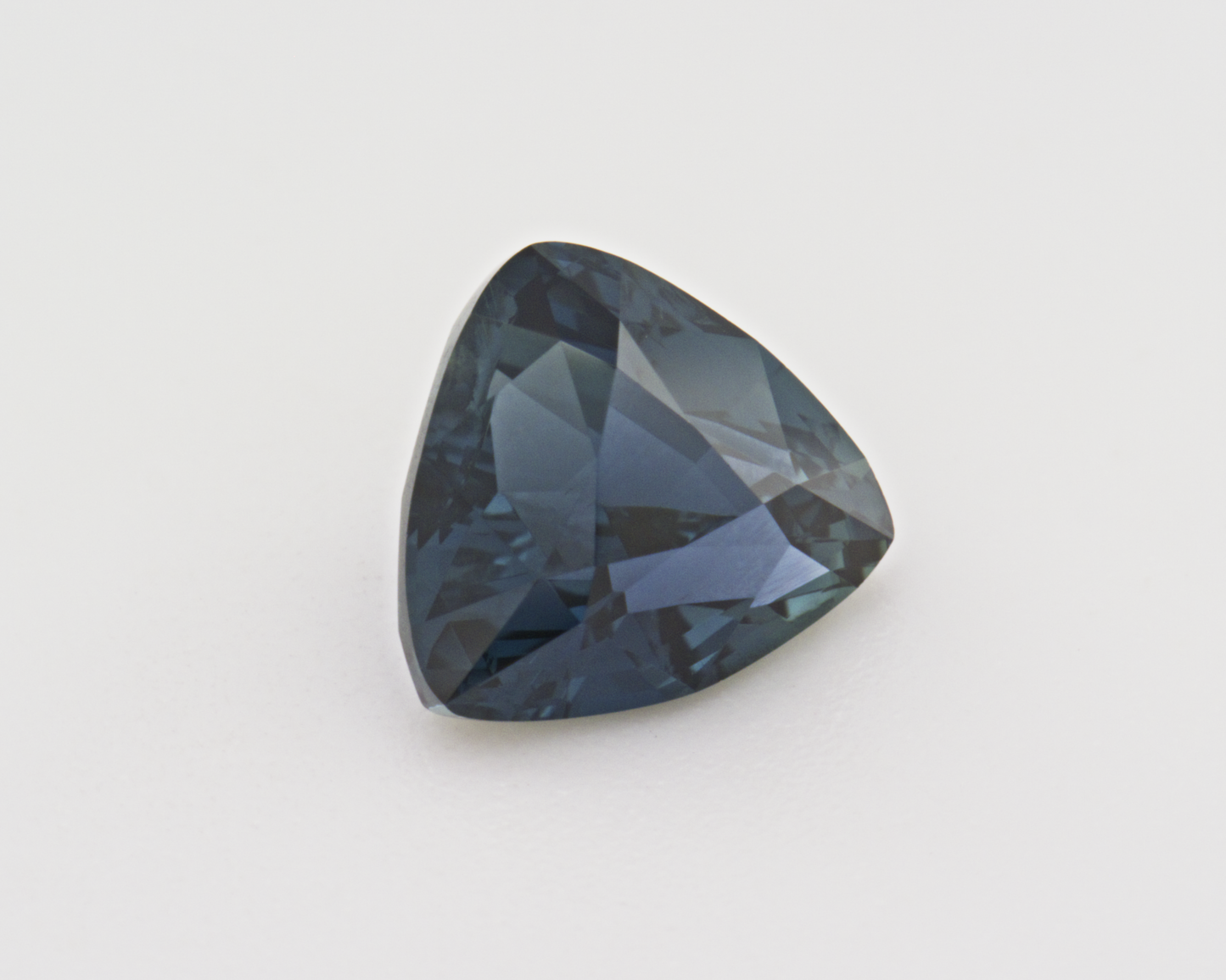 1.21 carats natural Sapphire - trillion shape