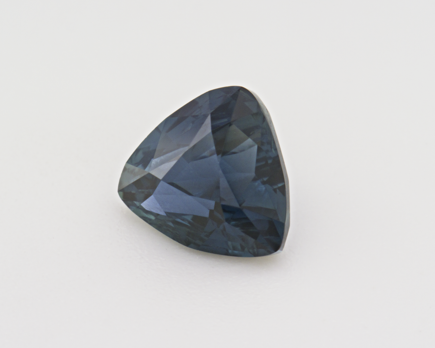 1.21 carats natural Sapphire - trillion shape