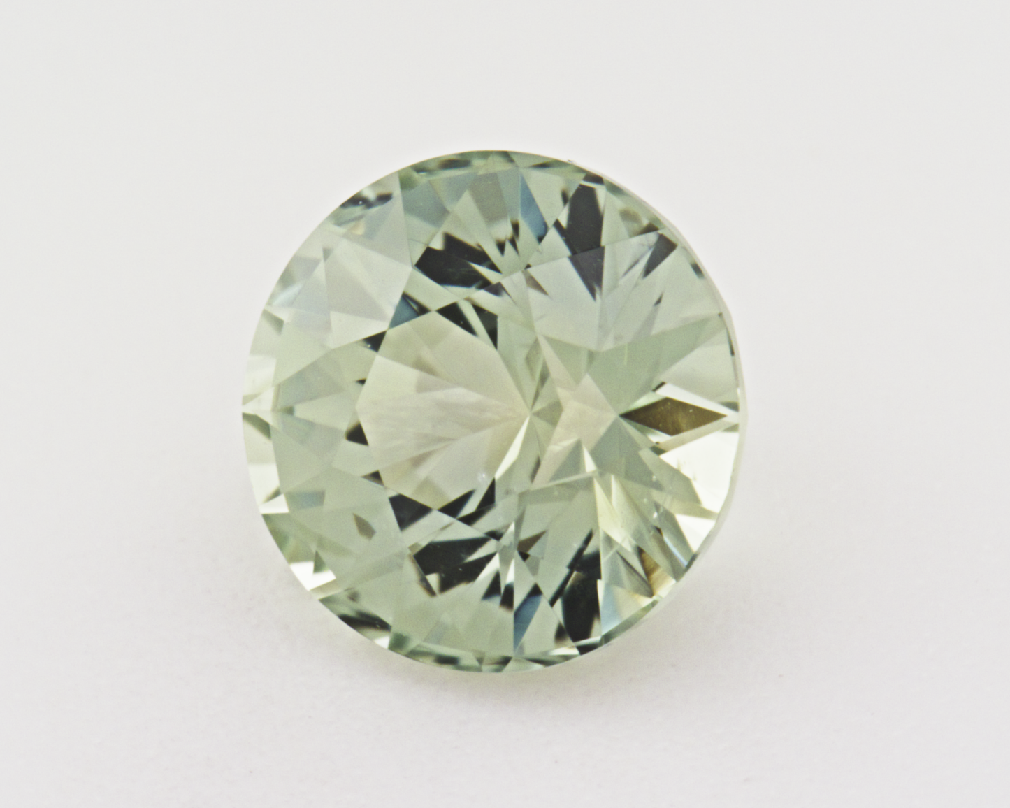 1.29 carats natural green Montana Sapphire - round shape