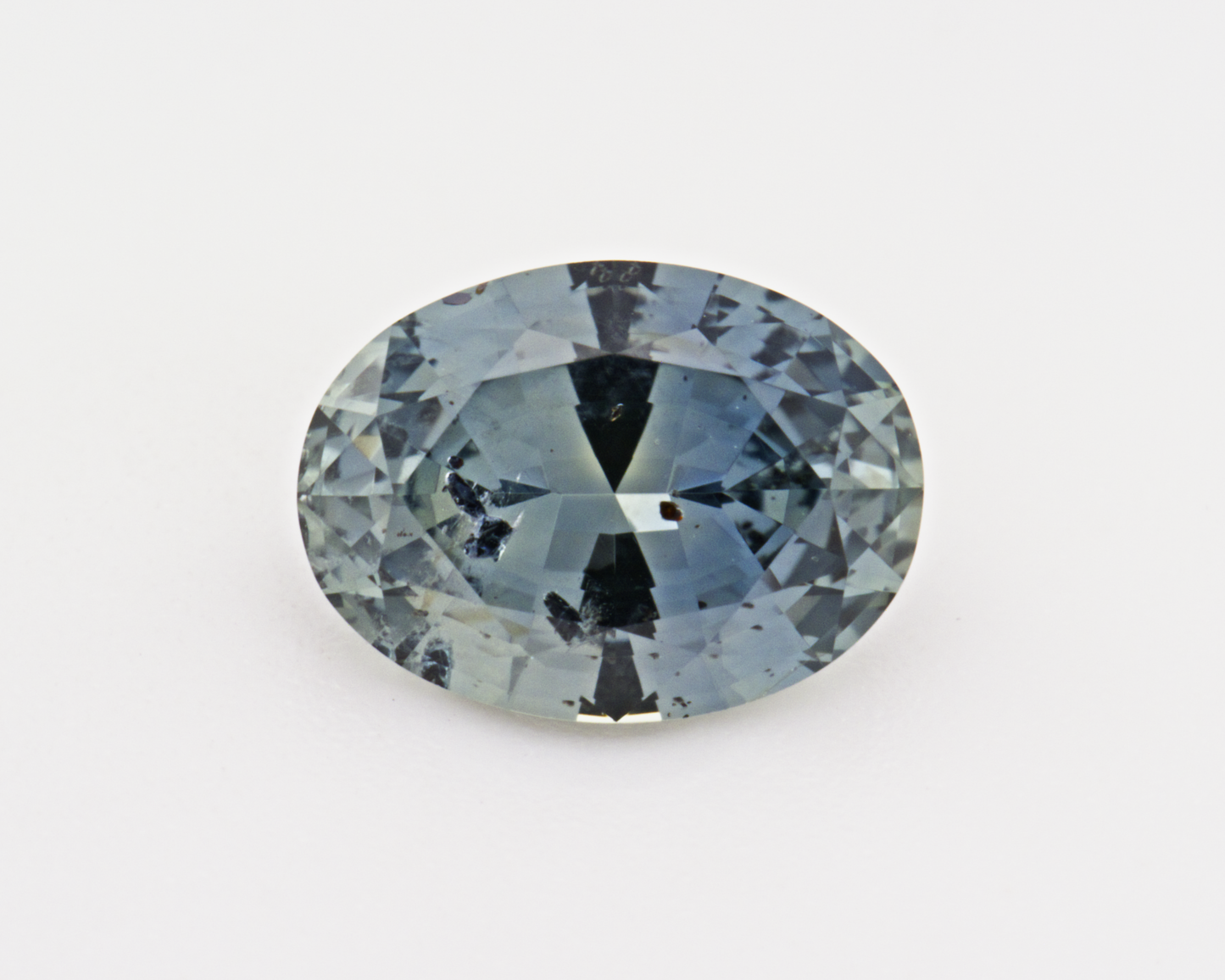 1.37 carats natural Sapphire - oval shape