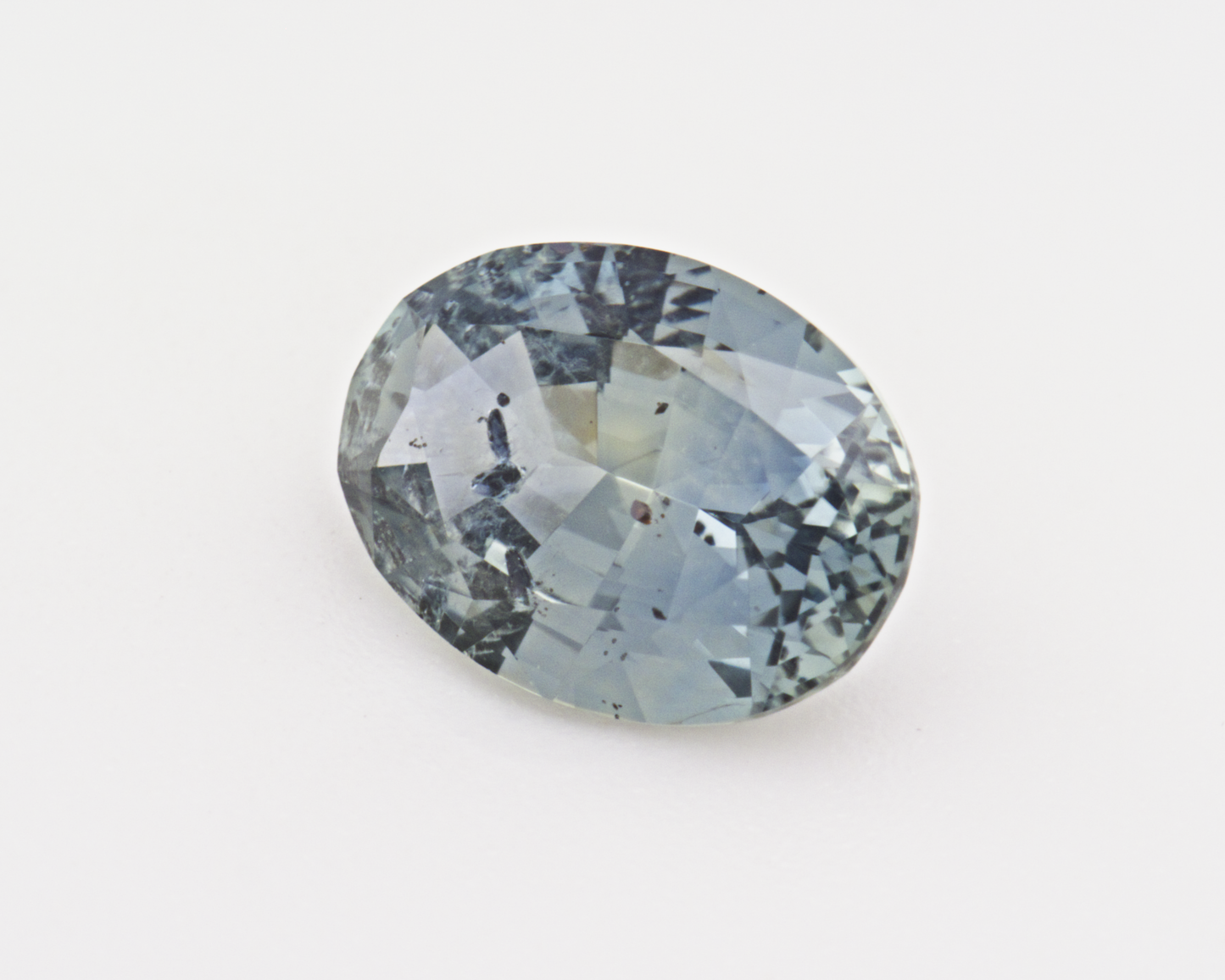 1.37 carats natural Sapphire - oval shape