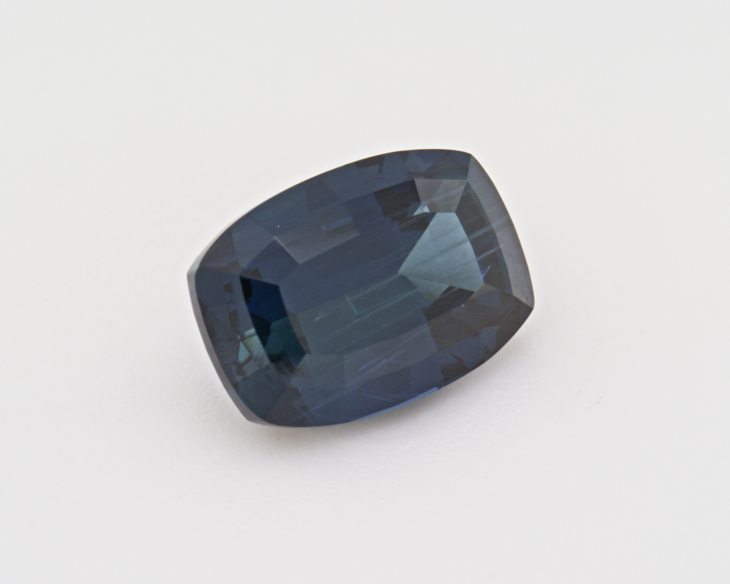 1.46 carats natural Sapphire - cushion shape