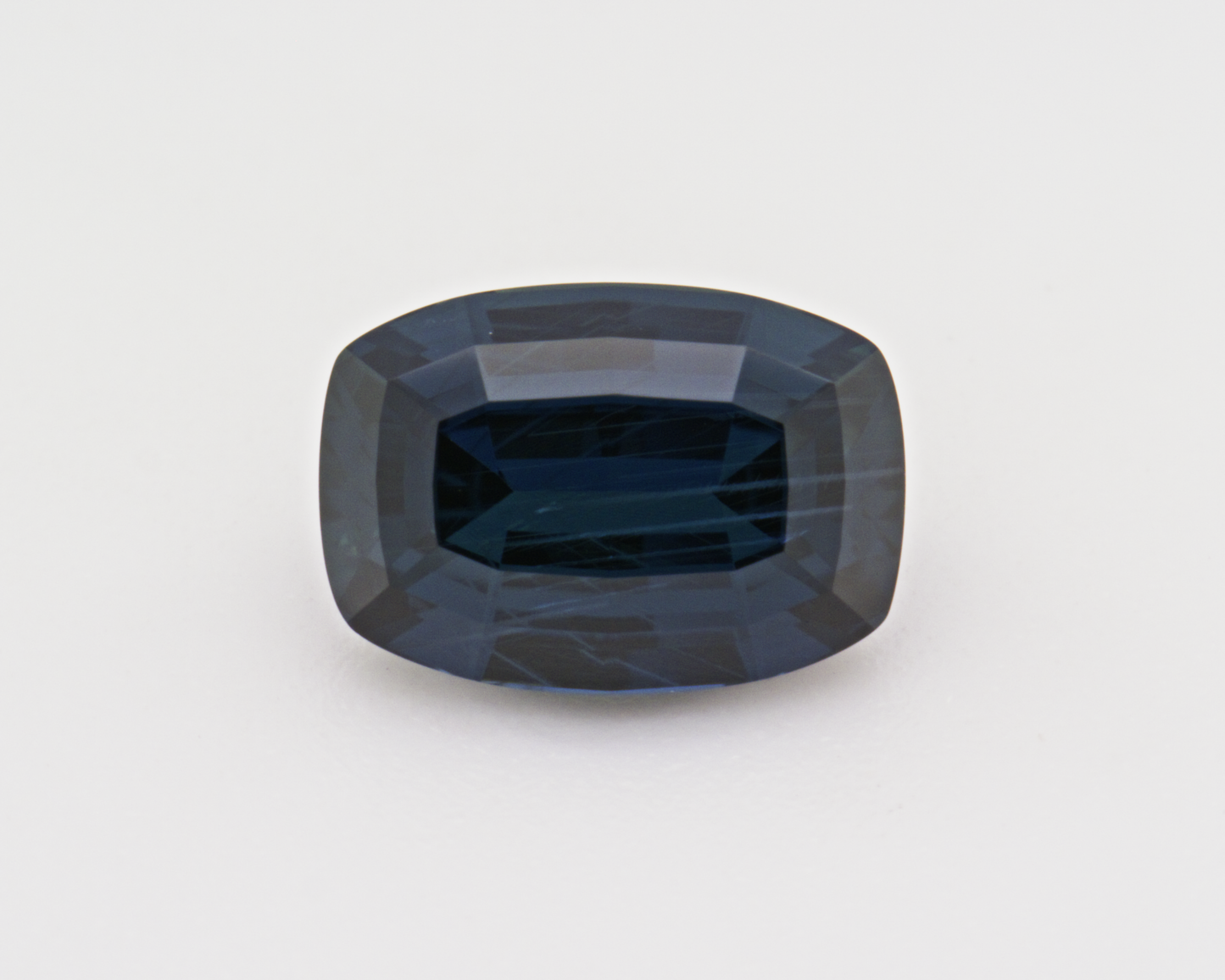 1.46 carats natural Sapphire - cushion shape