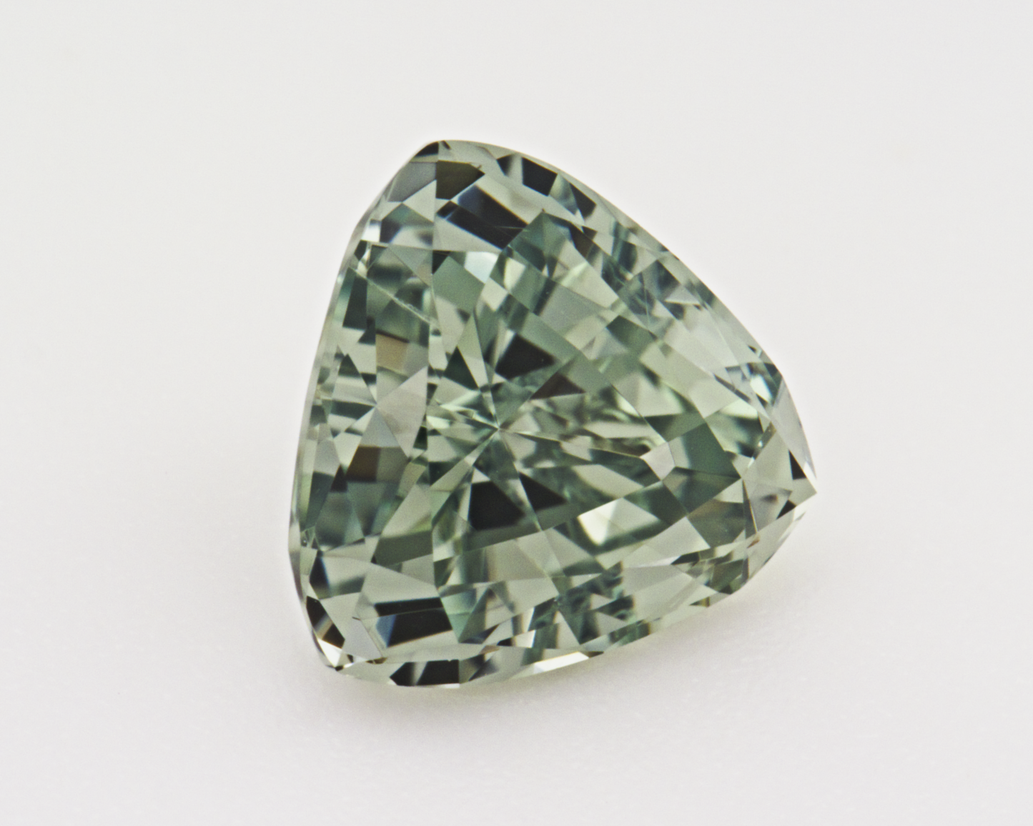 1.53 carats natural green Montana Sapphire - trillion shape