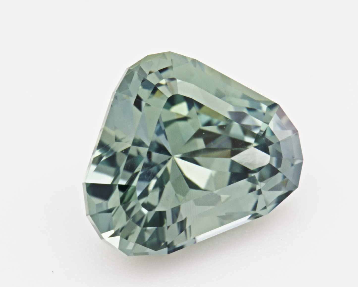 2.35 carats natural teal Montana Sapphire - trillion shape
