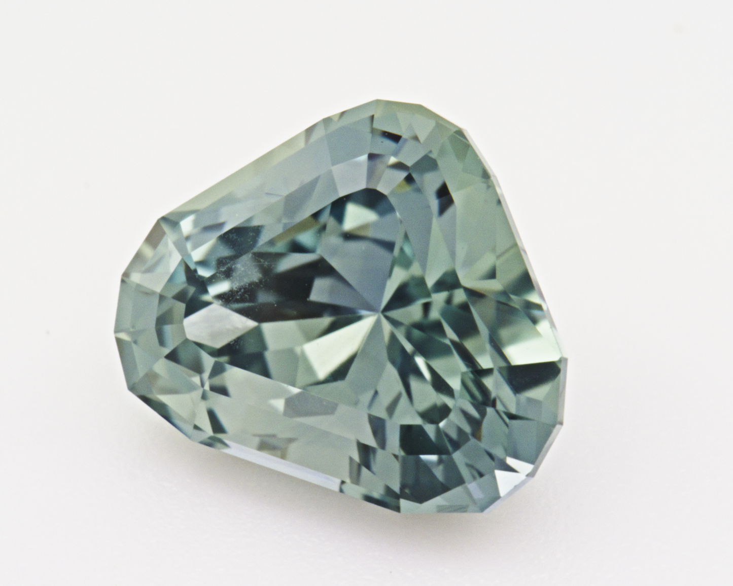 2.35 carats natural teal Montana Sapphire - trillion shape