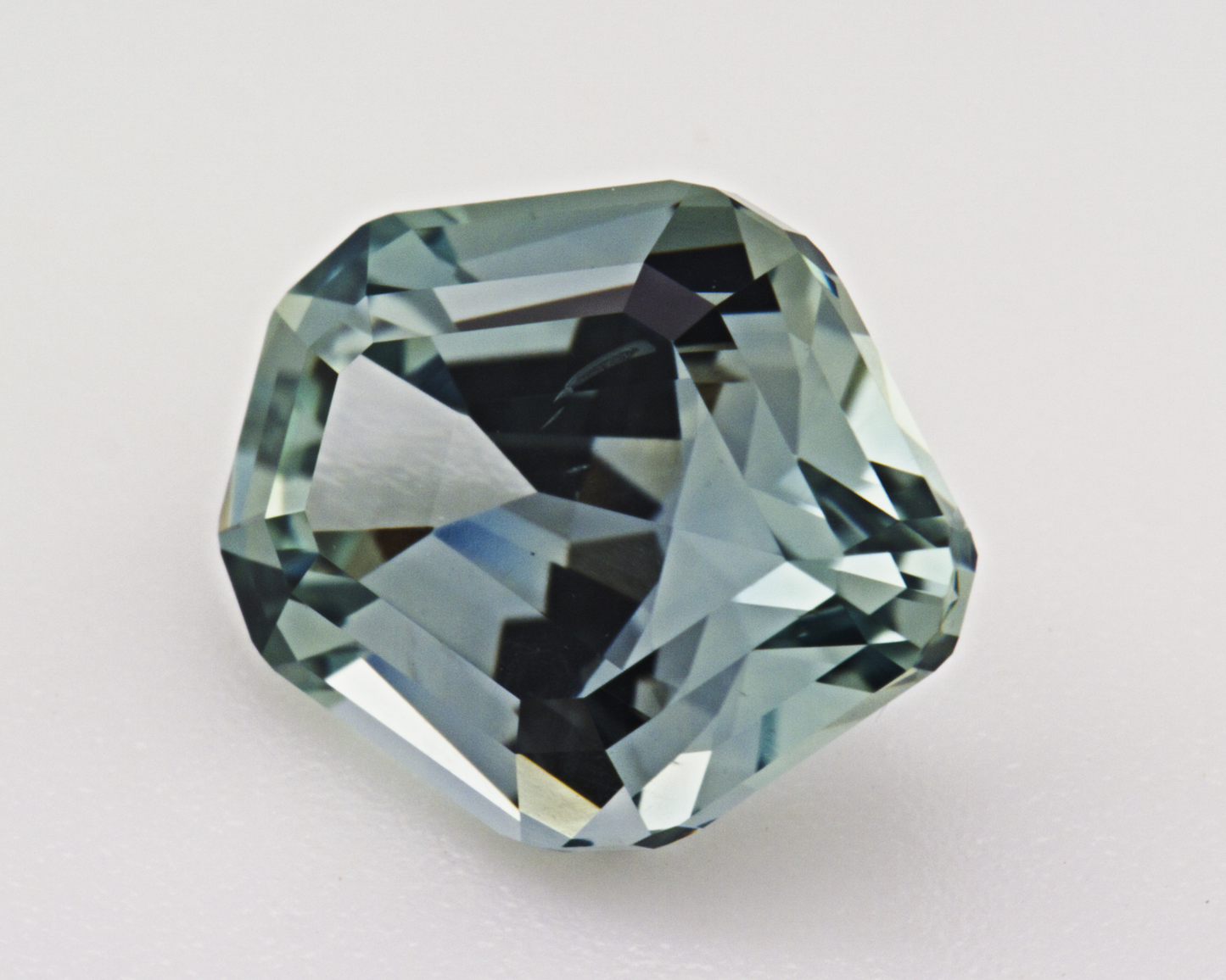 2.42 carats natural teal Montana Sapphire - pentagon shape
