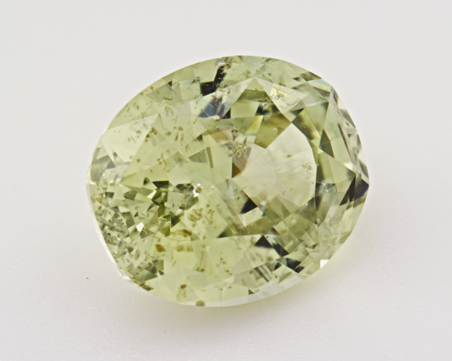 2.58 carats natural yellow/green Montana Sapphire - oval shape
