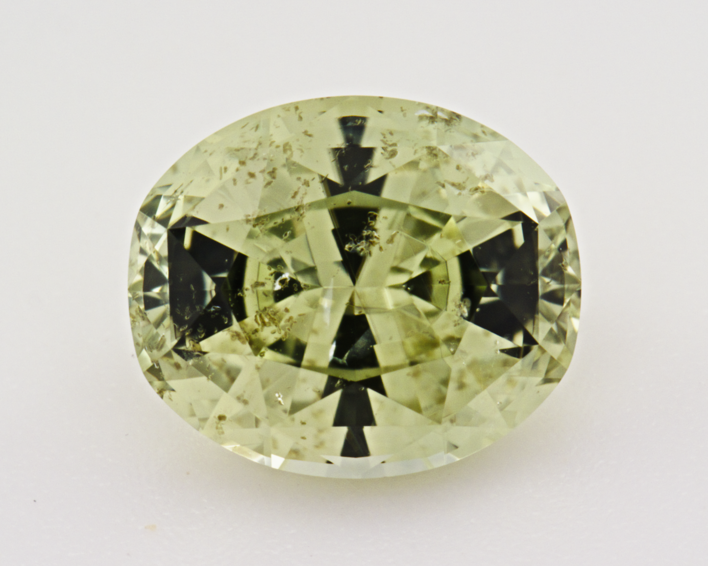 2.58 carats natural yellow/green Montana Sapphire - oval shape