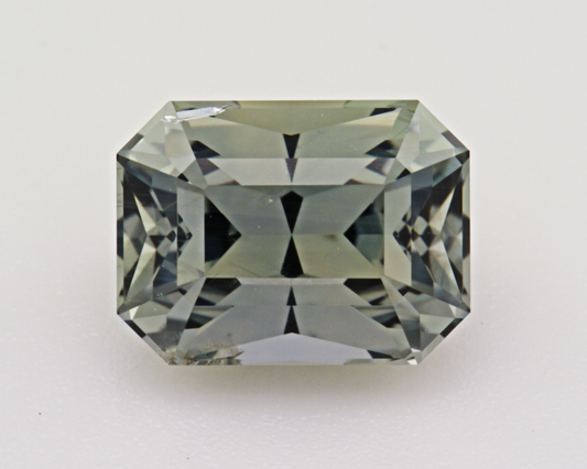 2.67 carats natural green Montana Sapphire - emerald shape