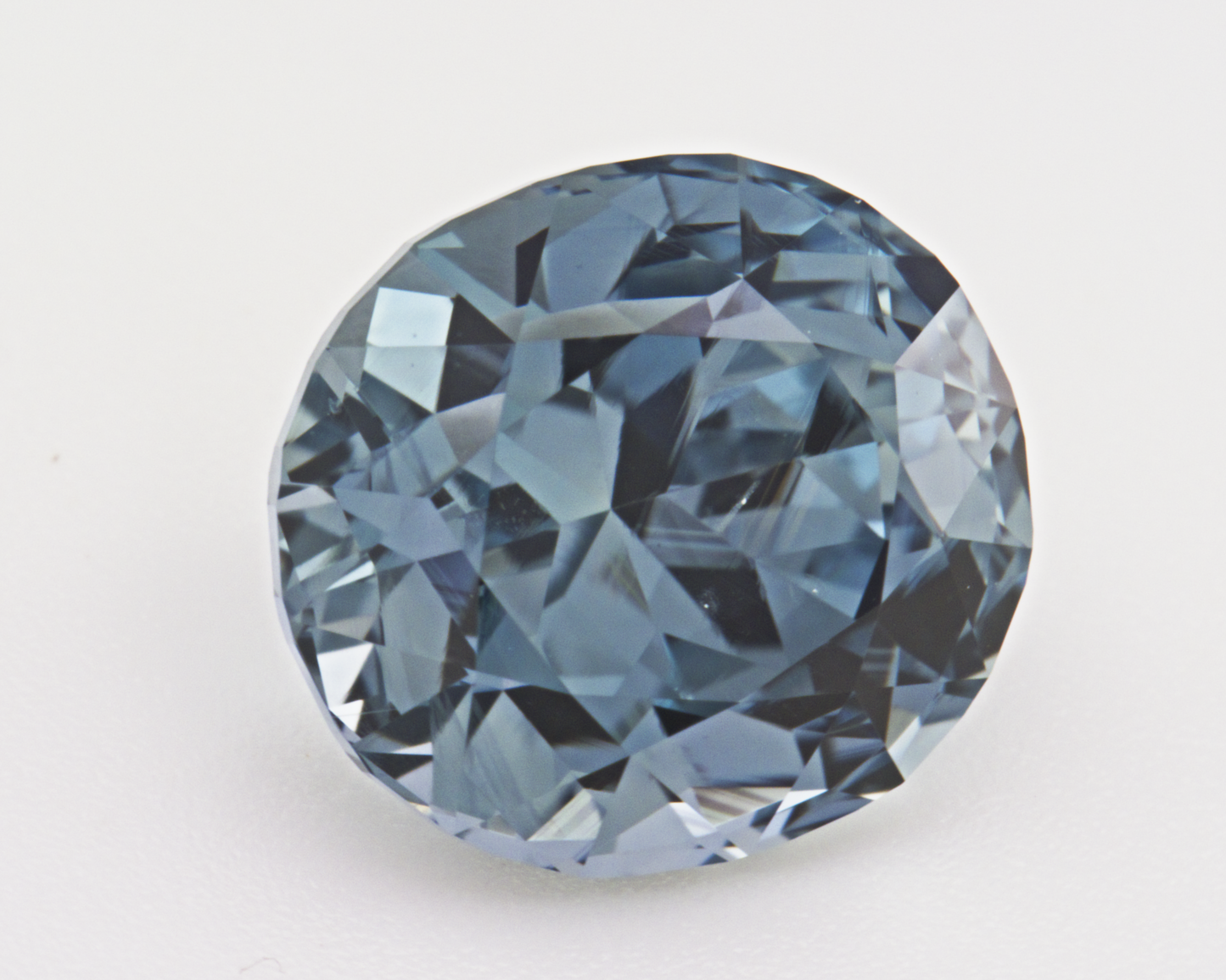 4.58 carats natural blue Montana Sapphire - oval shape