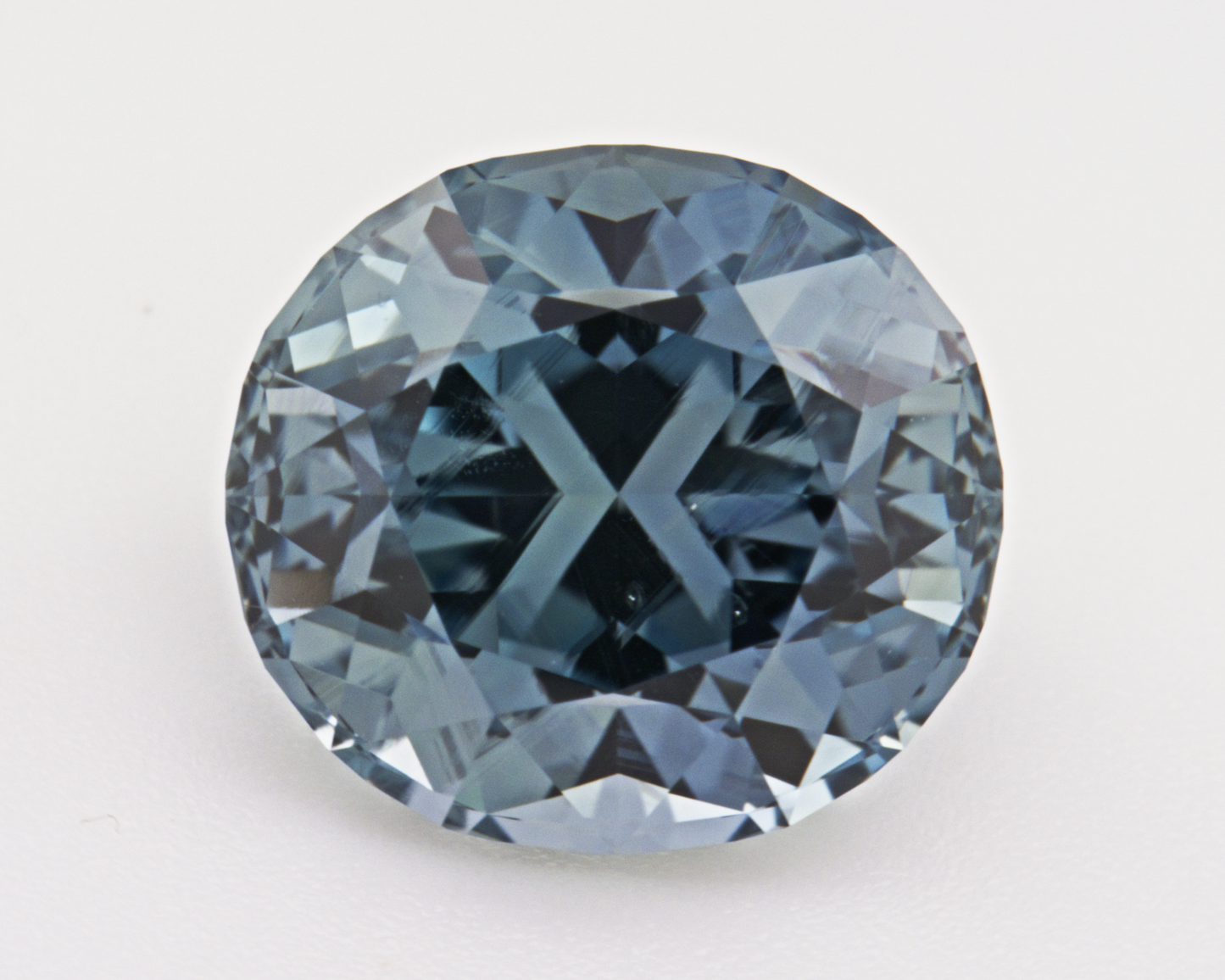 4.58 carats natural blue Montana Sapphire - oval shape