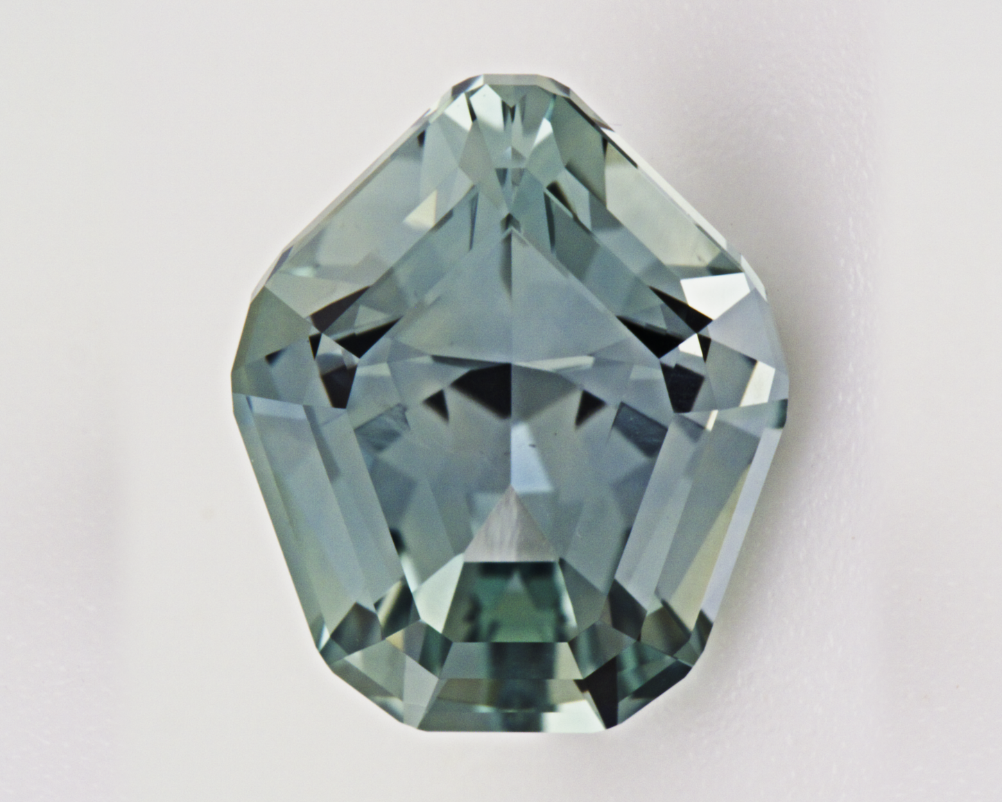 2.42 carats natural teal Montana Sapphire - pentagon shape