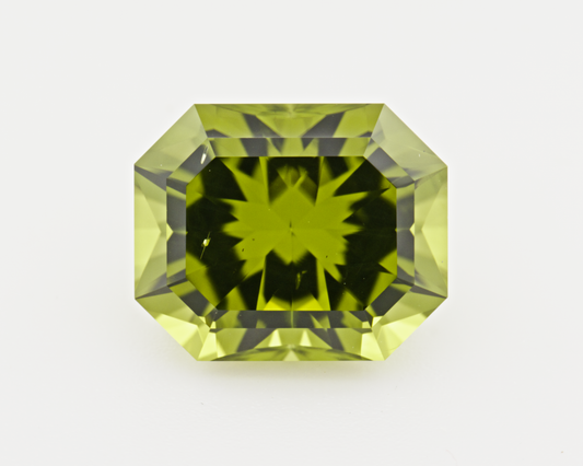 4.56 carats Arizona Peridot _ emerald shape